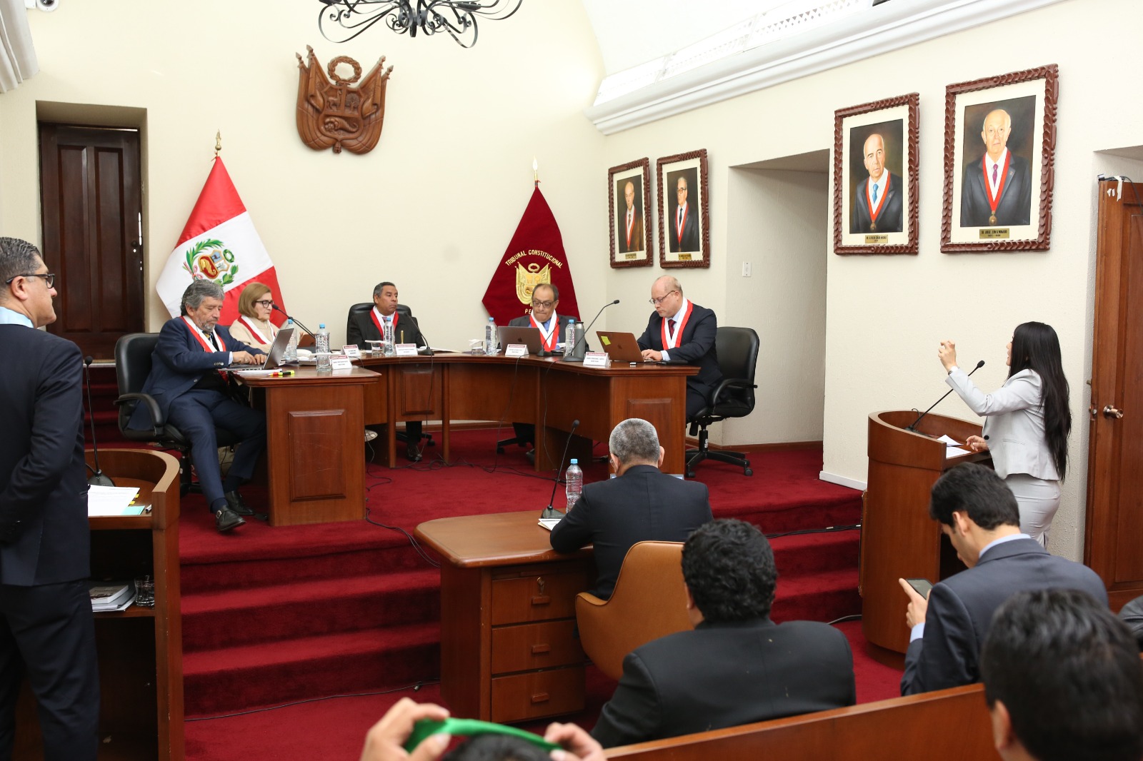 PLENO DEL TRIBUNAL CONSTITUCIONAL SESIONÓ POR SEGUNDO DÍA EN AREQUIPA Y LUEGO DE ESCUCHAR LOS ALEGATOS DE LOS ABOGADOS DEJÓ AL VOTO NUEVE CAUSAS