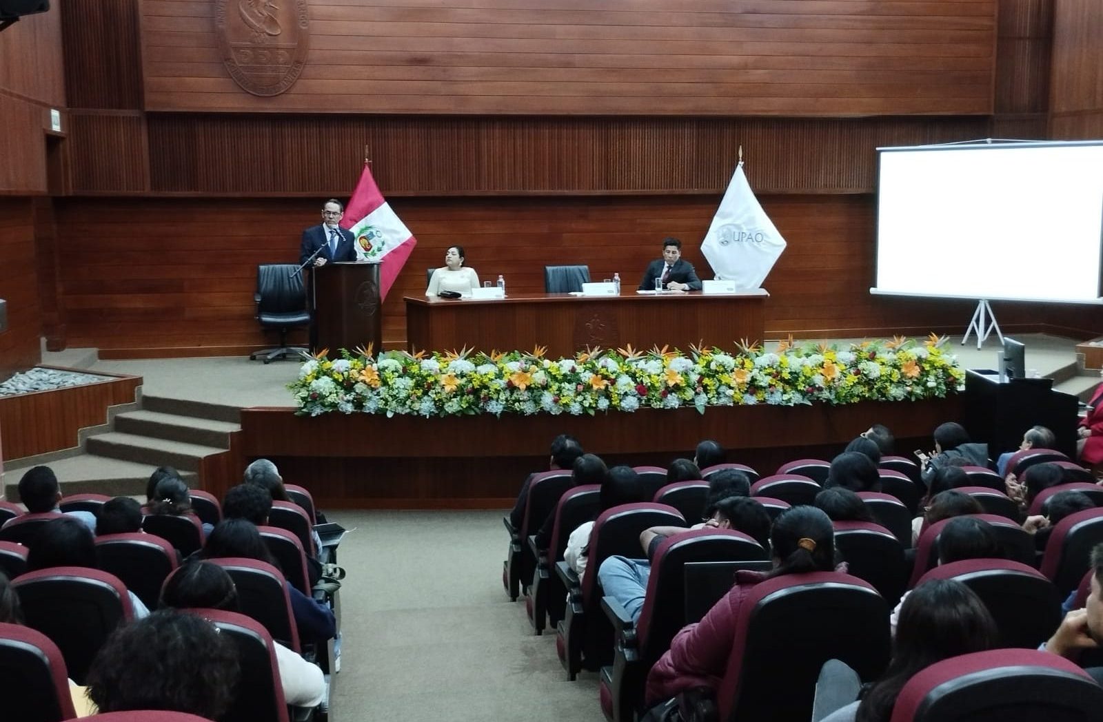 VICEPRESIDENTE DEL TC HELDER DOMÍNGUEZ PARTICIPÓ EN SEMANA JURÍDICA 2024 DE LA UPAO Y EXPUSO SOBRE LA CONSTITUCIÓN ECONÓMICA