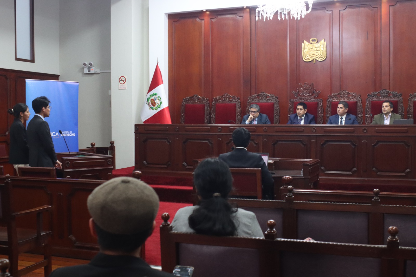 OCHO EQUIPOS PASAN A LA FINAL DEL V MOOT DERECHO AMBIENTAL CIENTÍFICA QUE SE DESARROLLA EN SALA DE AUDIENCIAS DEL TC