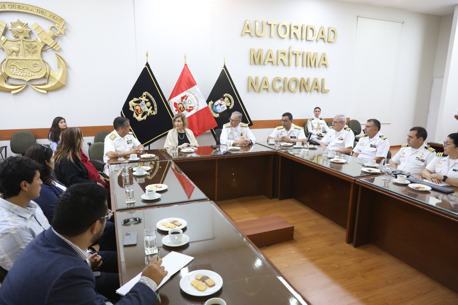 PRESIDENTA DEL TC LUZ PACHECO VISITÓ LA DIRECCIÓN GENERAL DE CAPITANÍAS Y GUARDACOSTAS DE LA MARINA DE GUERRA